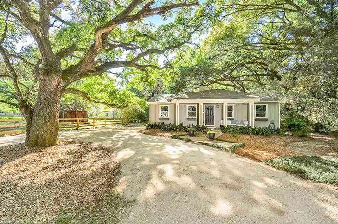 Image of rent to own home in Fairhope, AL