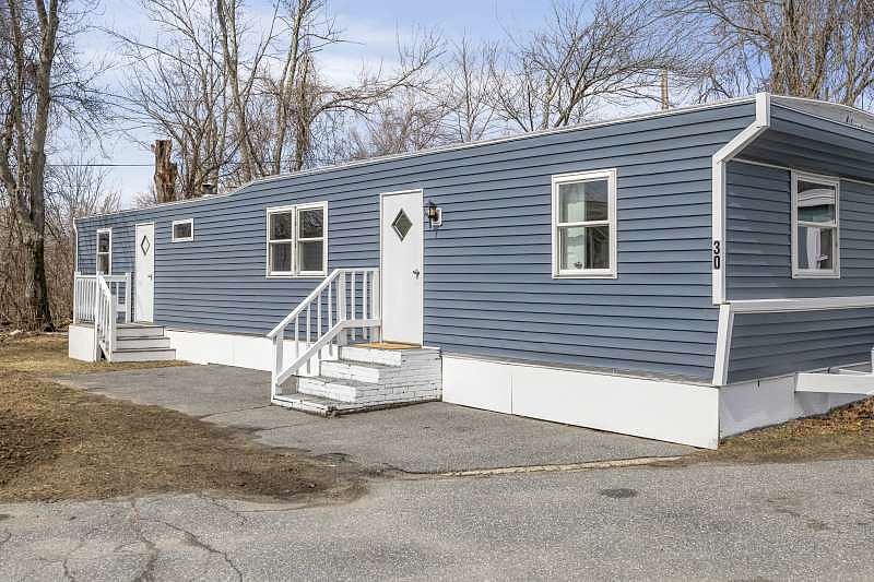 3 Bedrooms / 1 Bathrooms - Up to 50% off! for rent in Salem, NH