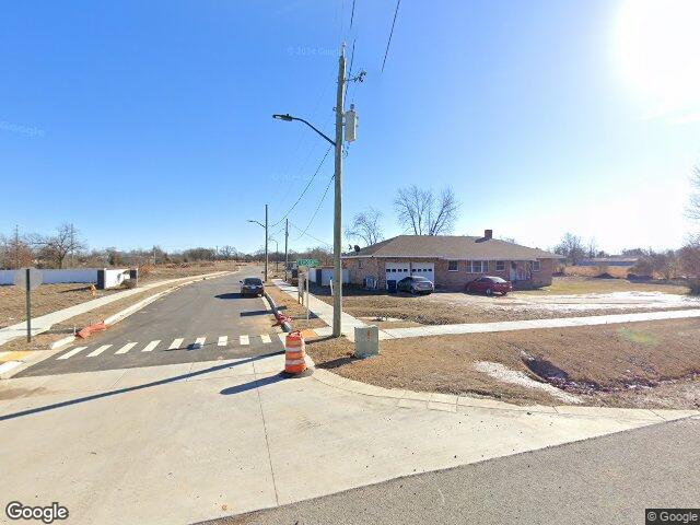 1404 e emelyn ln, siloam springs,  AR 72761